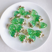 将图片加载到图库查看器，10pcs Summer Fresh Resin Strawberry Set with Pearls - Wholesale DIY Accessories
